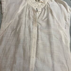 Umgee White Ruffle Neckline Short Sleeve Top | Size Small | Like-New Boutique To